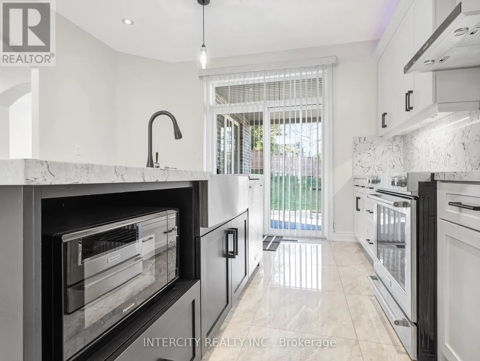 2346 LEEDS CROSSING