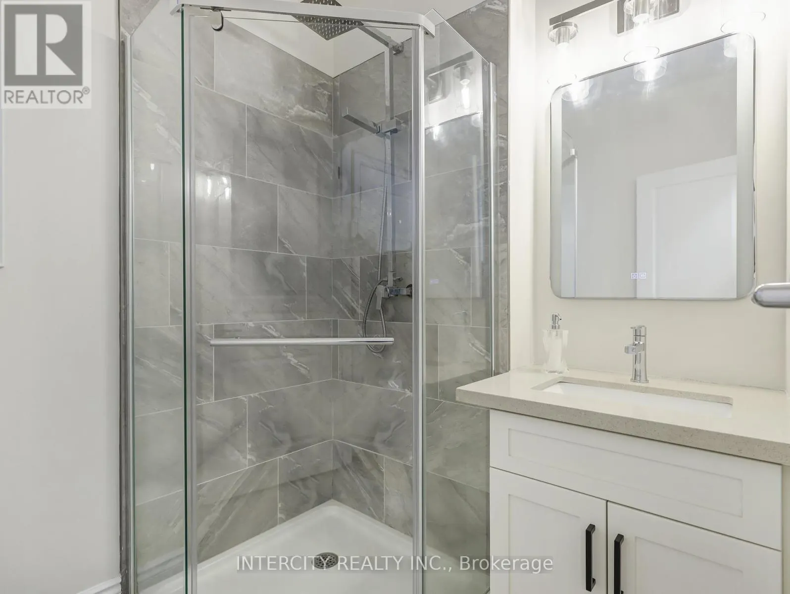 2346 LEEDS CROSSING