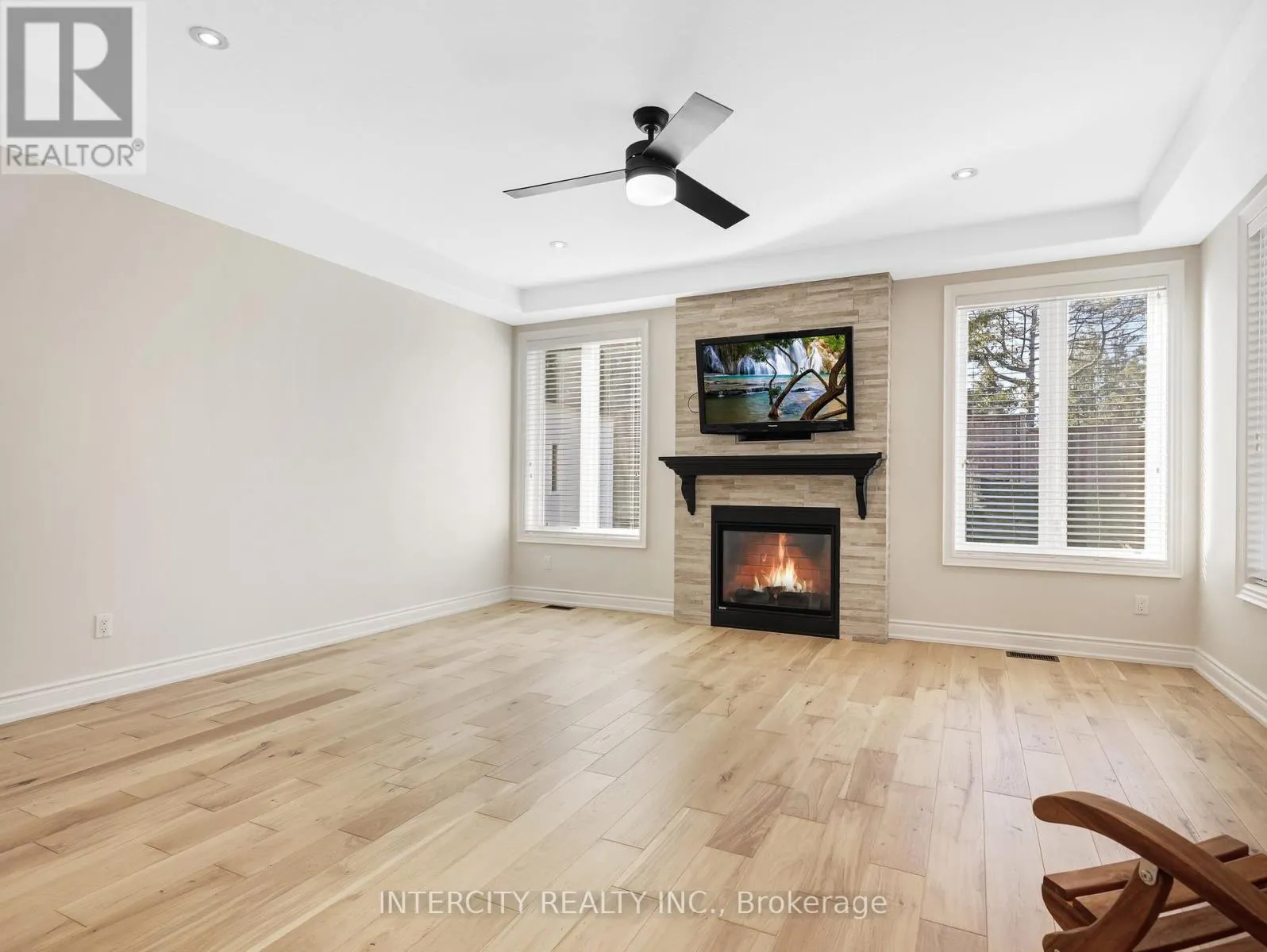 2346 LEEDS CROSSING