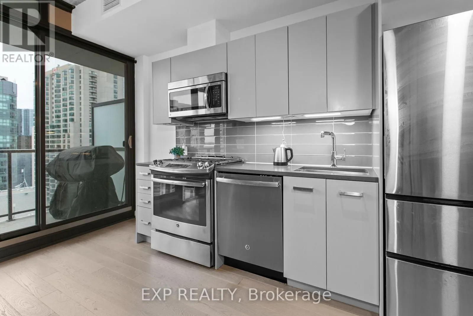 1513 - 224 LYON STREET N
