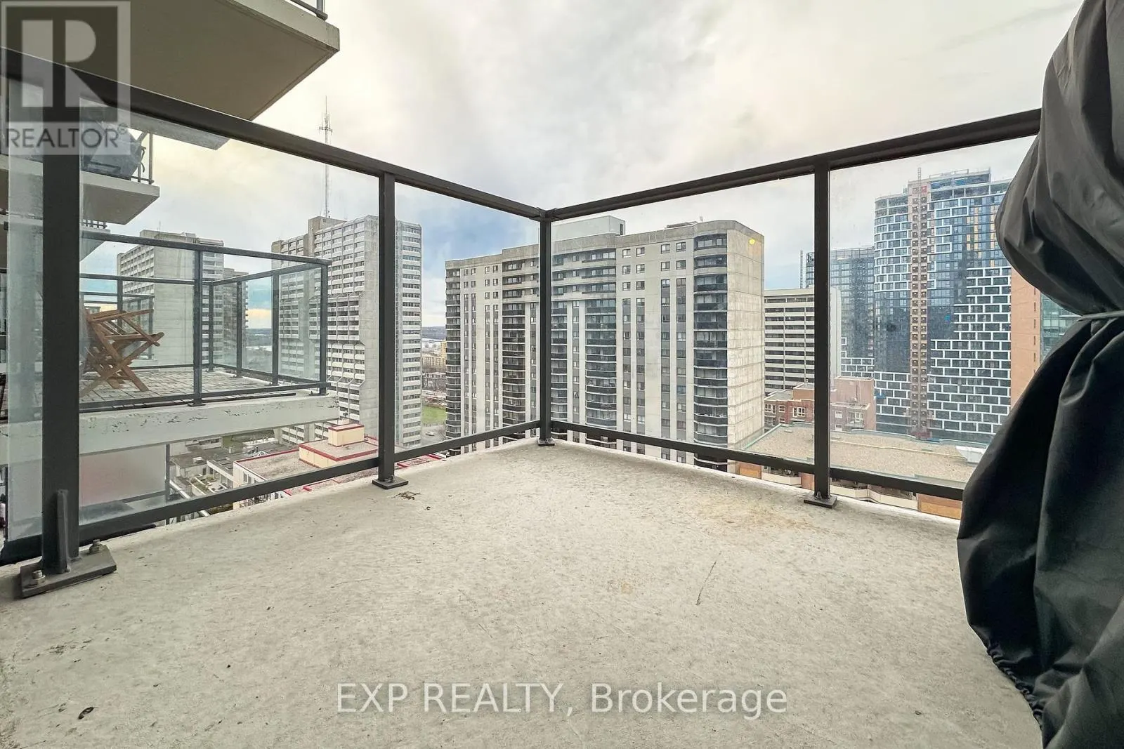 1513 - 224 LYON STREET N