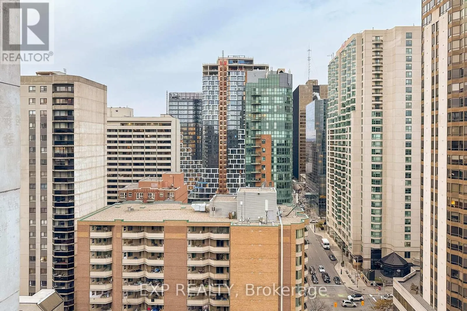1513 - 224 LYON STREET N