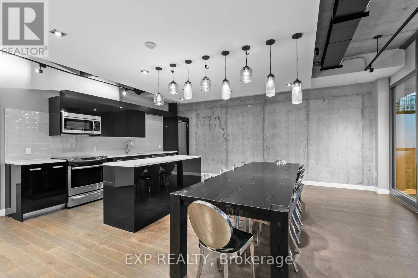 1513 - 224 LYON STREET N