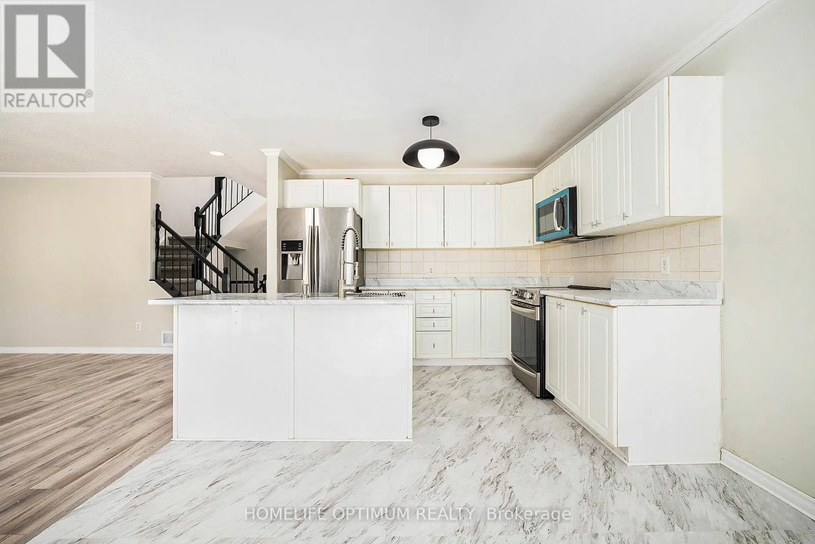 863 TARADALE DRIVE