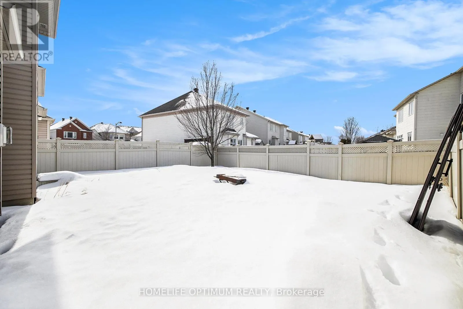 863 TARADALE DRIVE