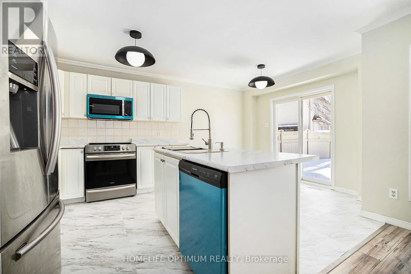 863 TARADALE DRIVE