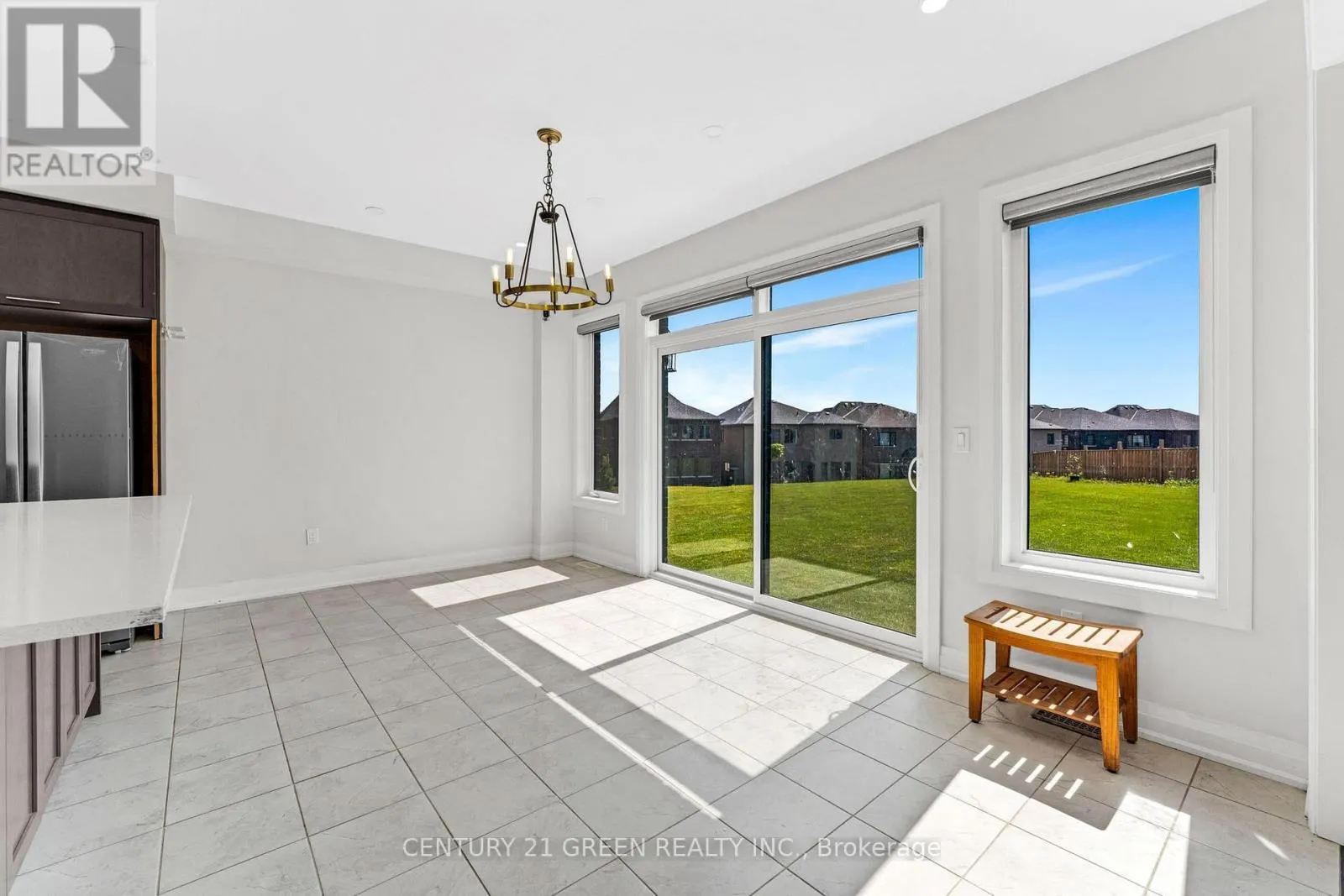 125 PRINCE CHARLES CRESCENT