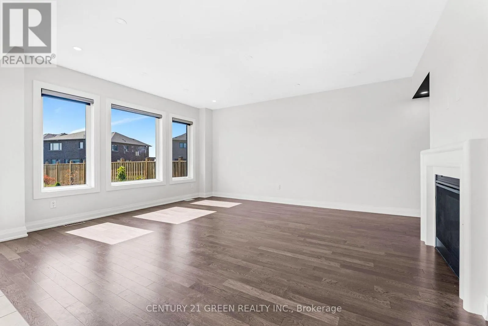 125 PRINCE CHARLES CRESCENT