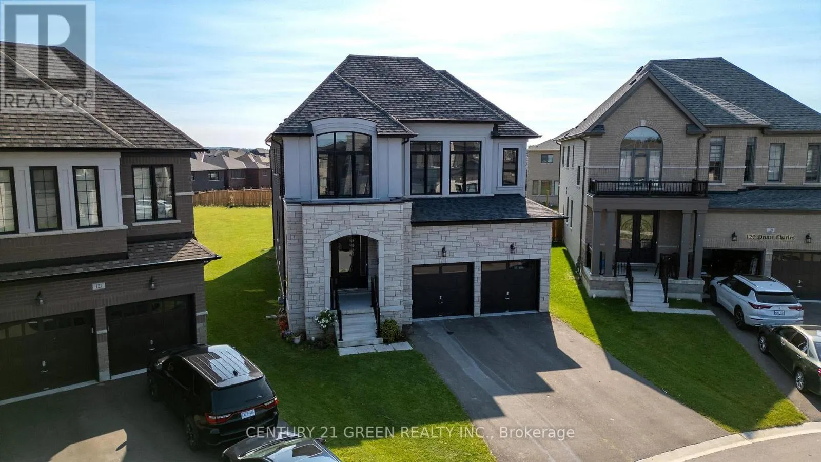 125 PRINCE CHARLES CRESCENT