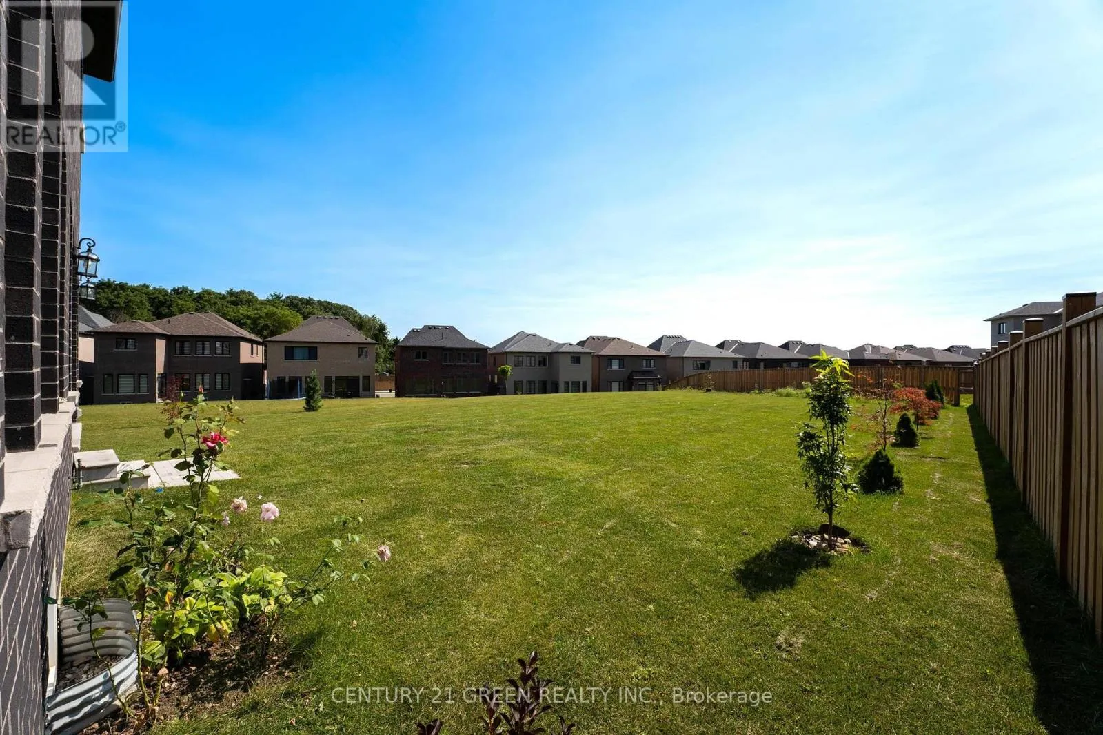125 PRINCE CHARLES CRESCENT