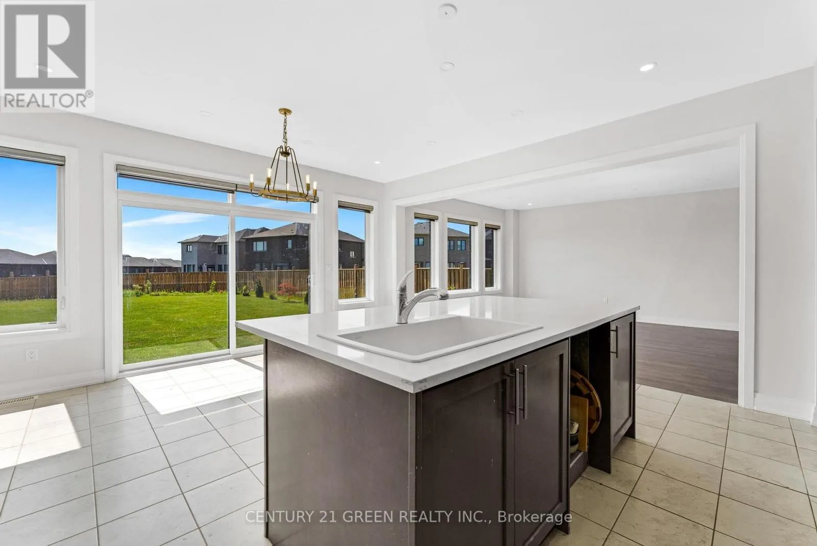 125 PRINCE CHARLES CRESCENT