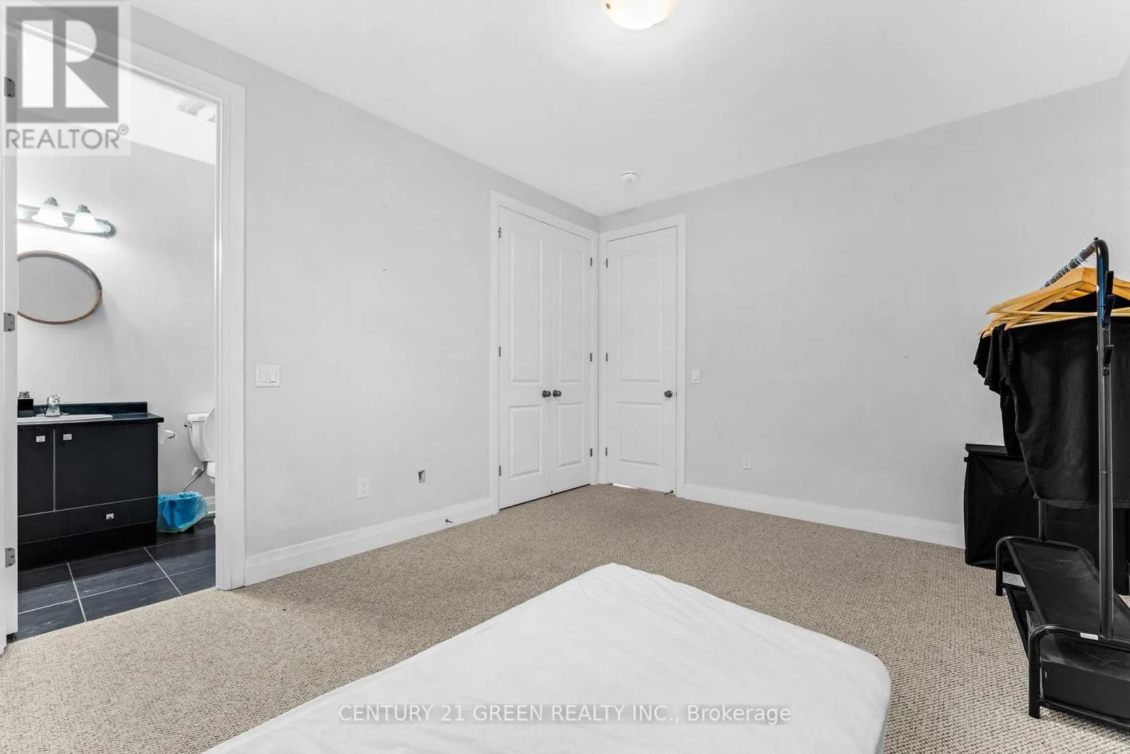125 PRINCE CHARLES CRESCENT