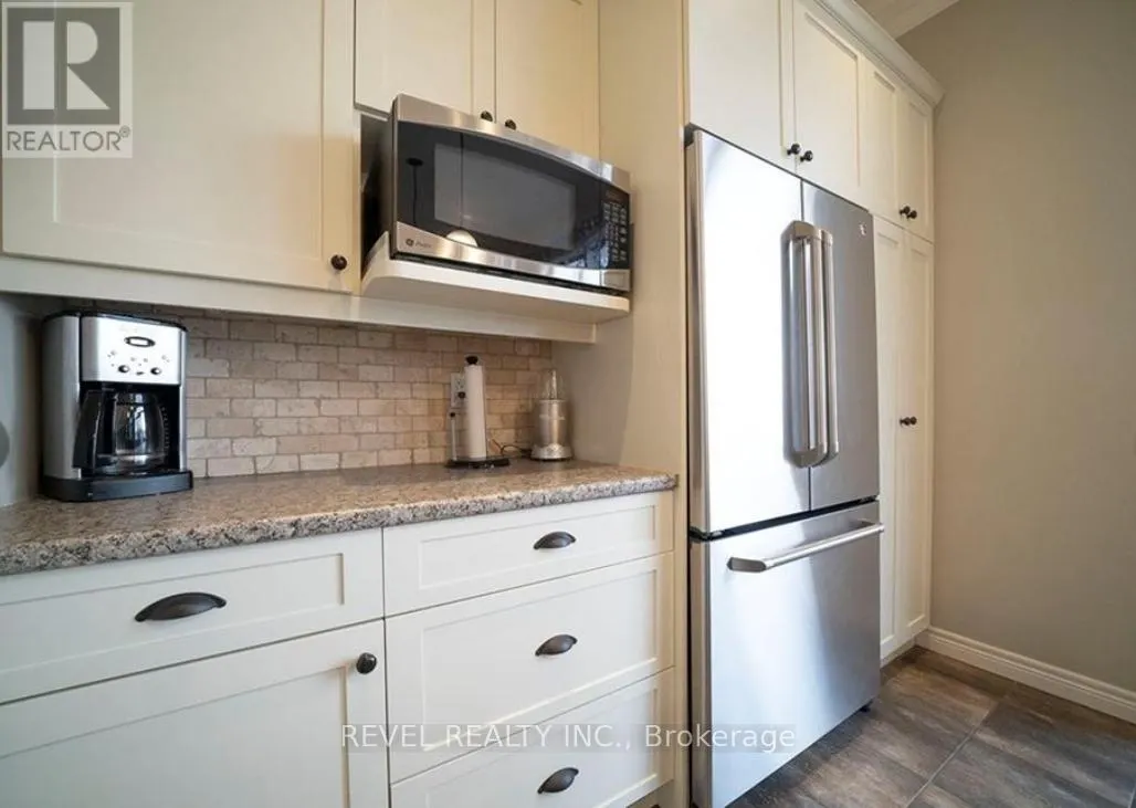 10 - 68 FAIRVIEW DRIVE