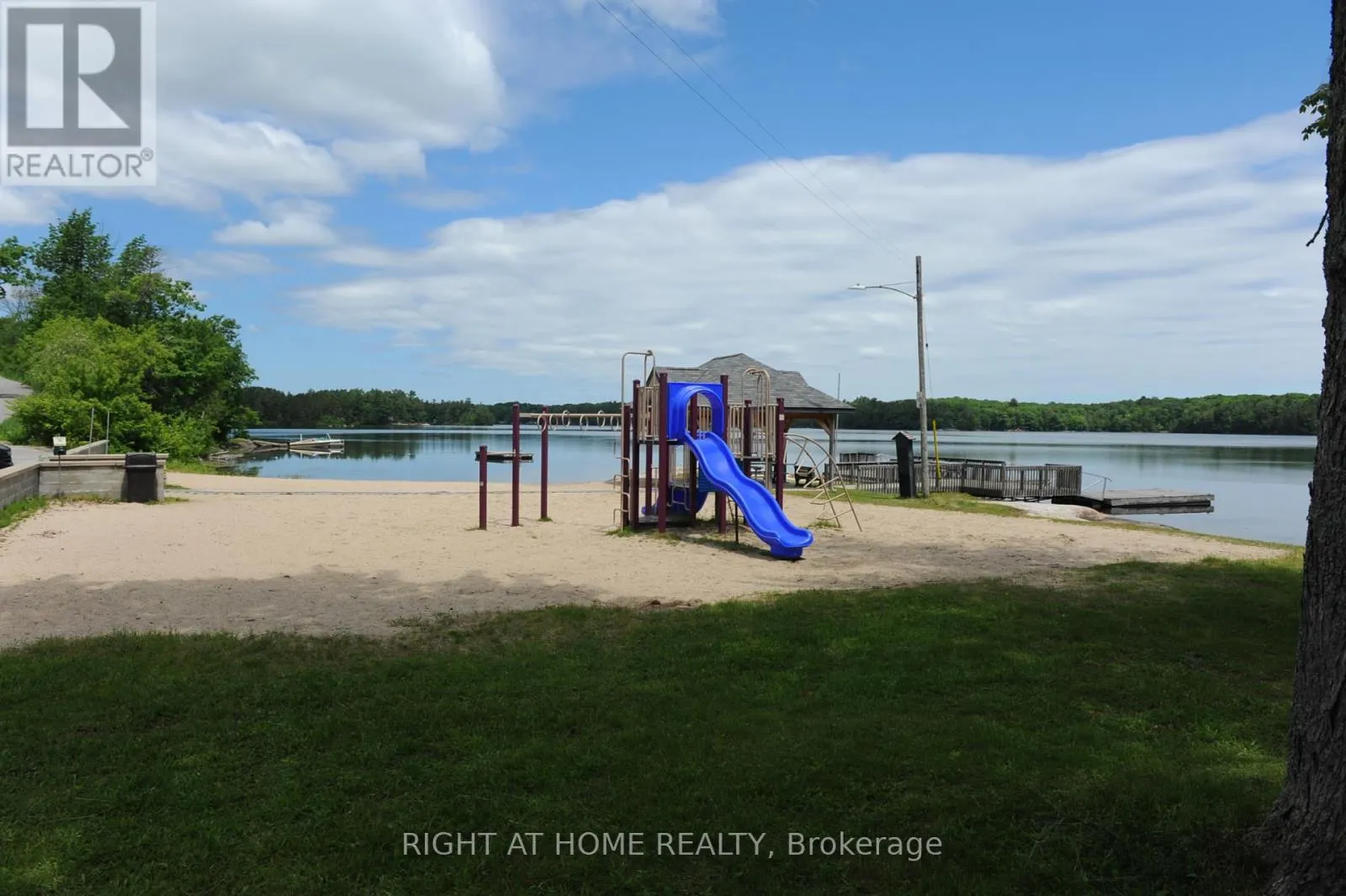 22 HAWKINS POINT