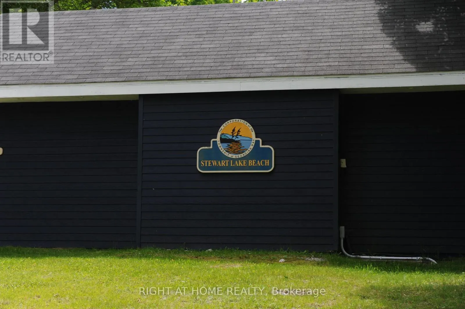 22 HAWKINS POINT