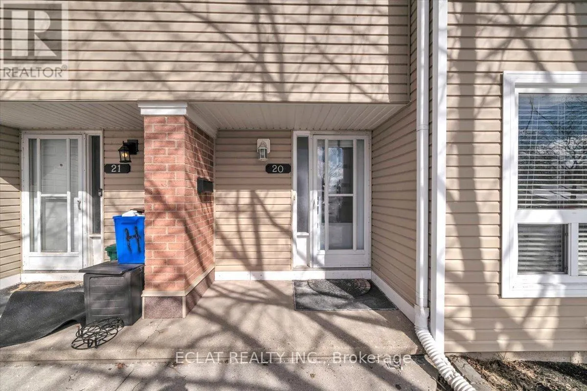20 - 160 RITTENHOUSE ROAD S