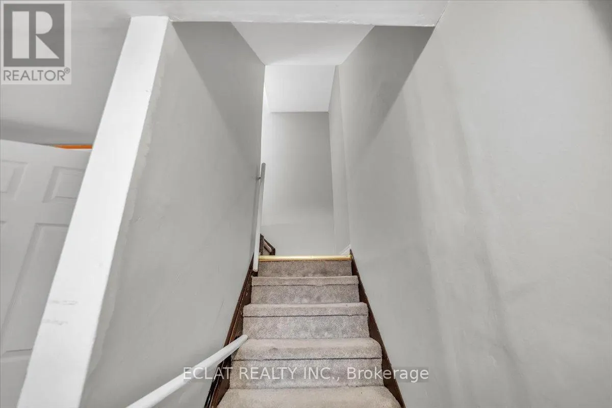 20 - 160 RITTENHOUSE ROAD S