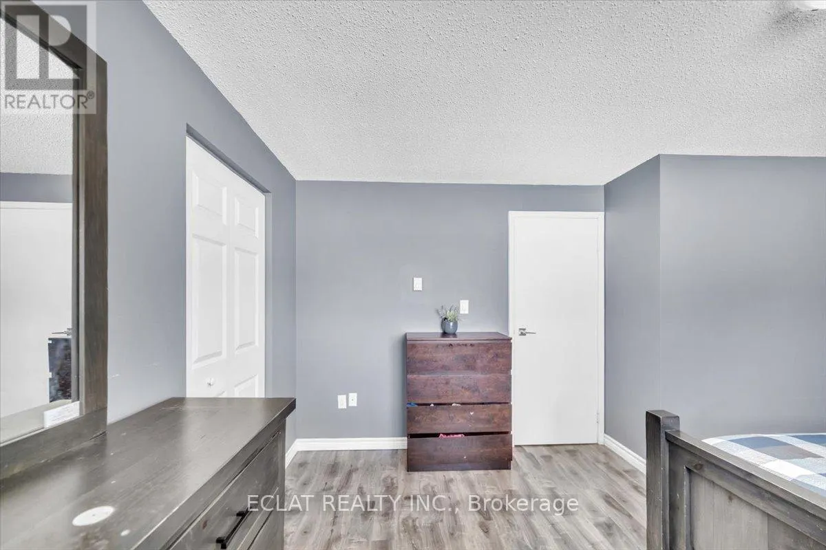 20 - 160 RITTENHOUSE ROAD S