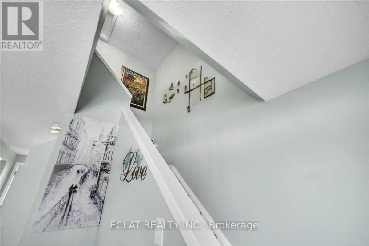 20 - 160 RITTENHOUSE ROAD S