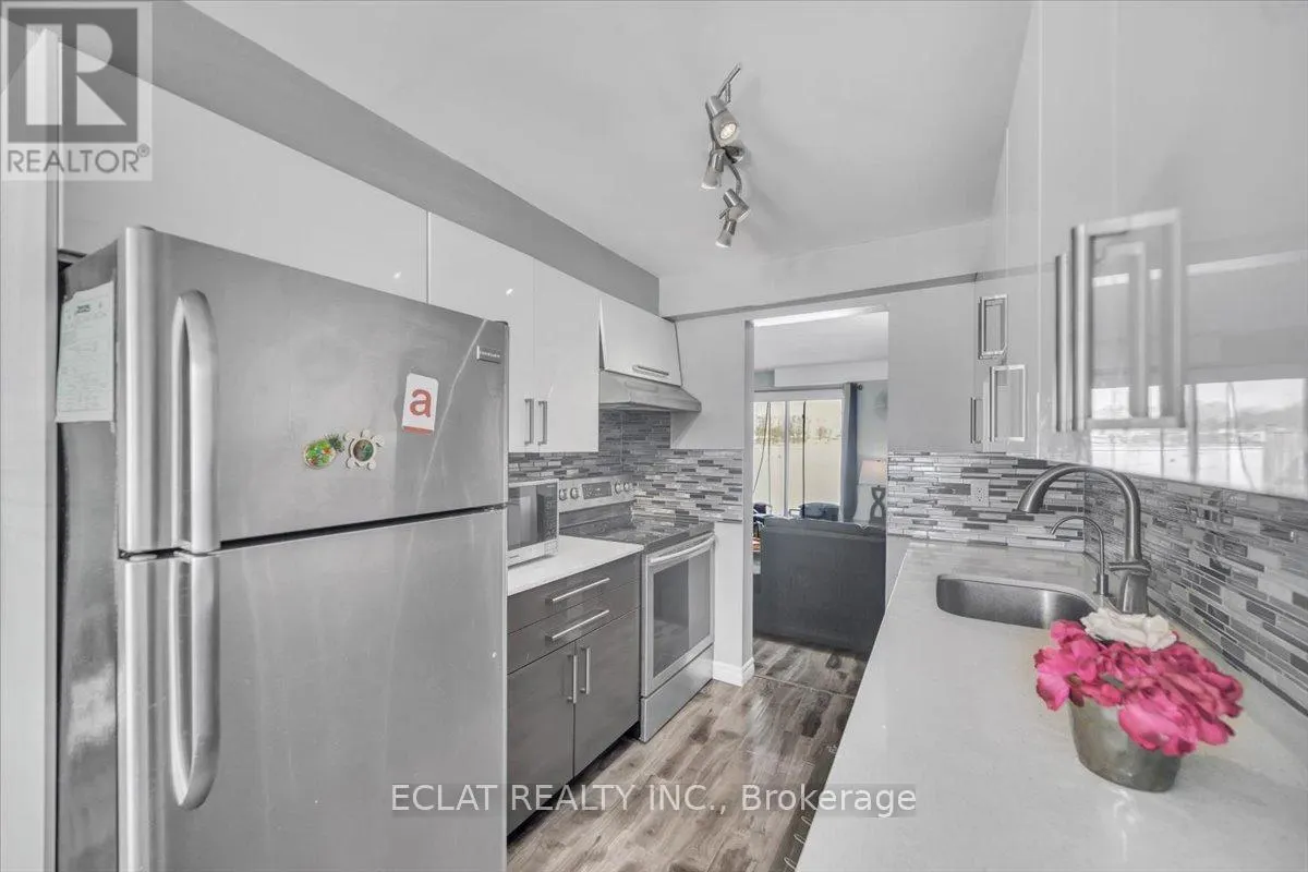 20 - 160 RITTENHOUSE ROAD S