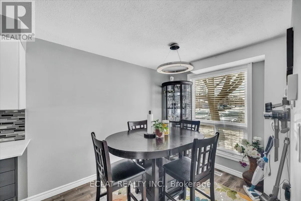 20 - 160 RITTENHOUSE ROAD S