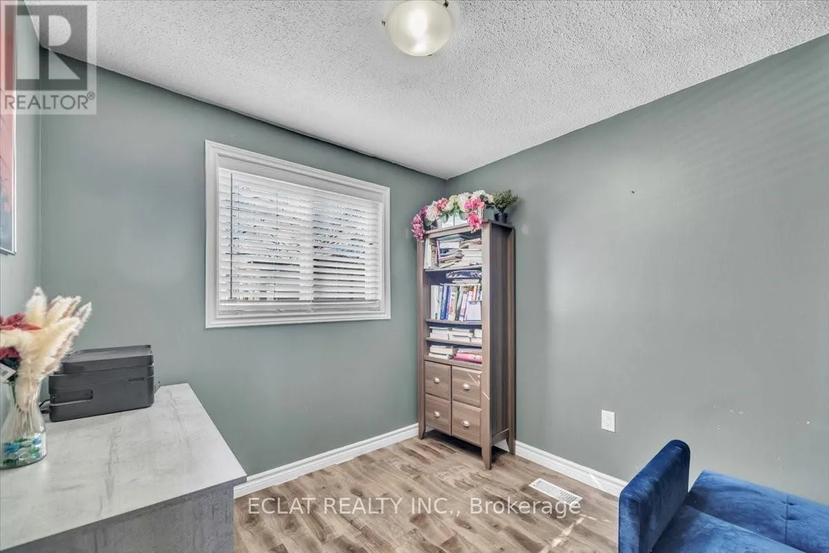20 - 160 RITTENHOUSE ROAD S