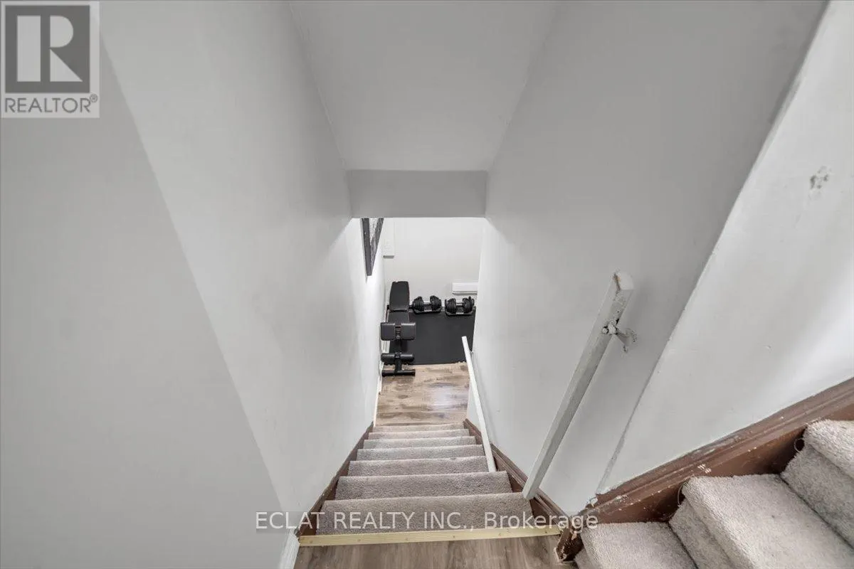 20 - 160 RITTENHOUSE ROAD S