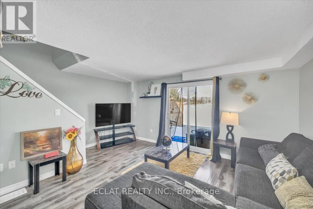 20 - 160 RITTENHOUSE ROAD S