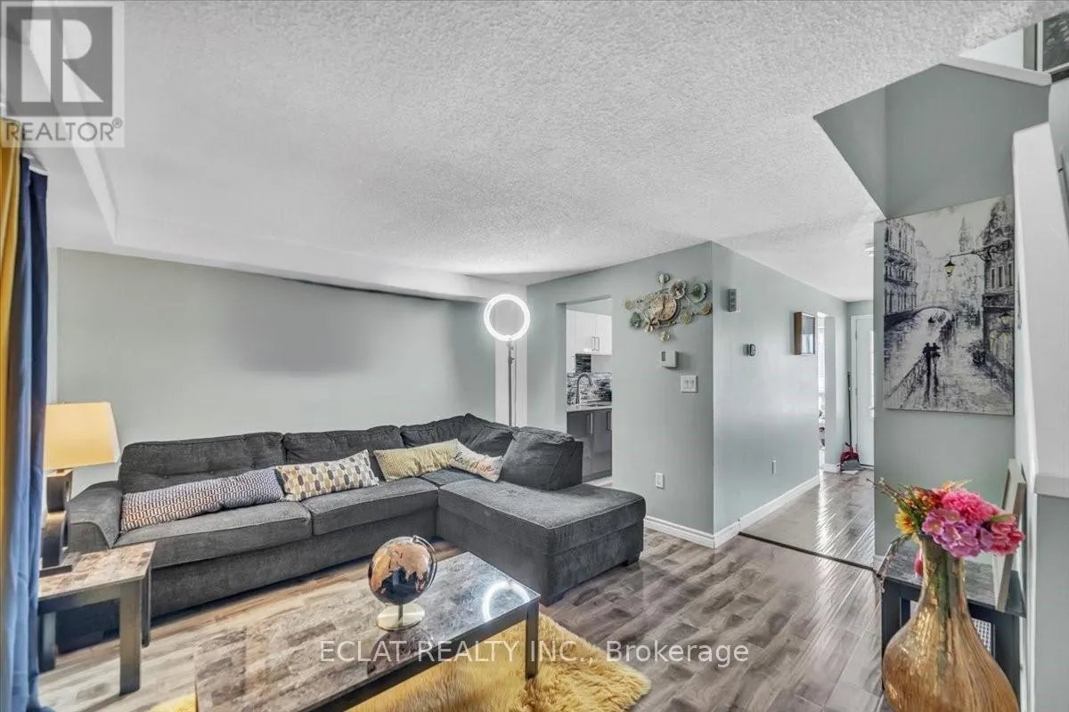 20 - 160 RITTENHOUSE ROAD S