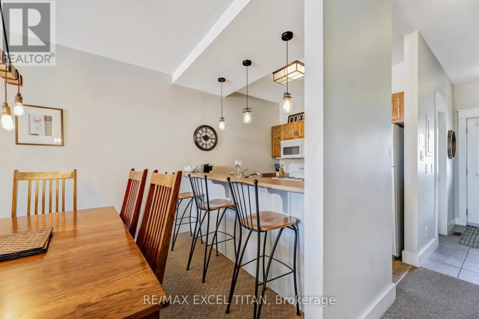 117 - 125 FAIRWAY COURT N