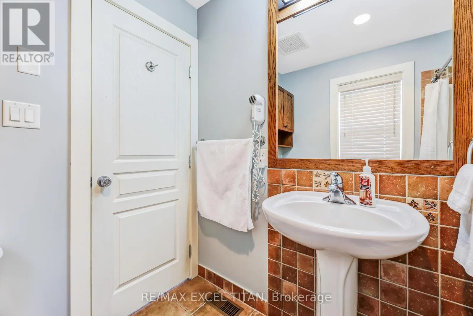 117 - 125 FAIRWAY COURT N
