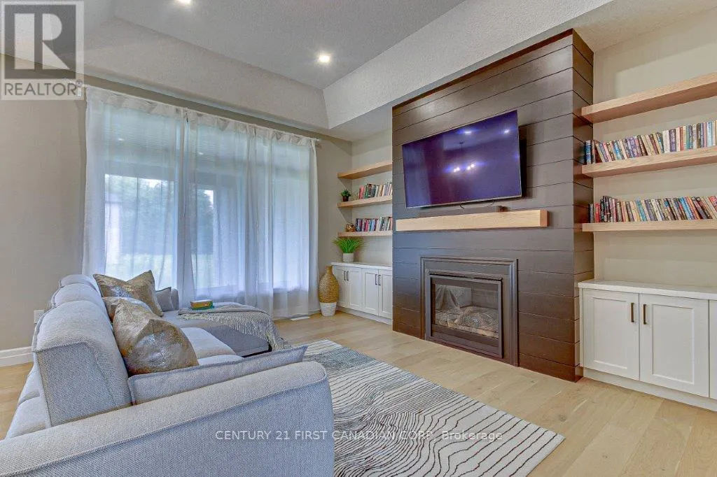 6 ASPEN CIRCLE