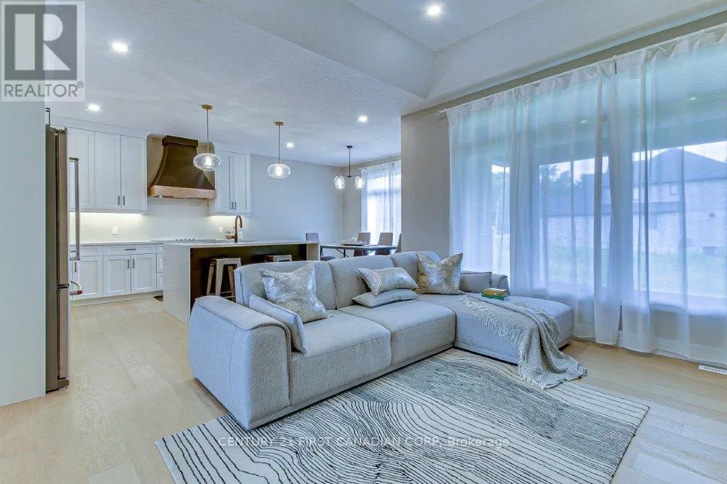 6 ASPEN CIRCLE