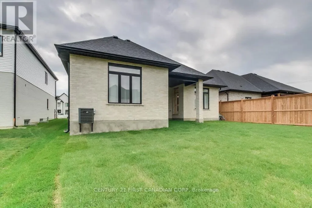 6 ASPEN CIRCLE