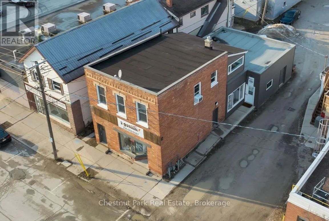 16 TROWBRIDGE STREET W