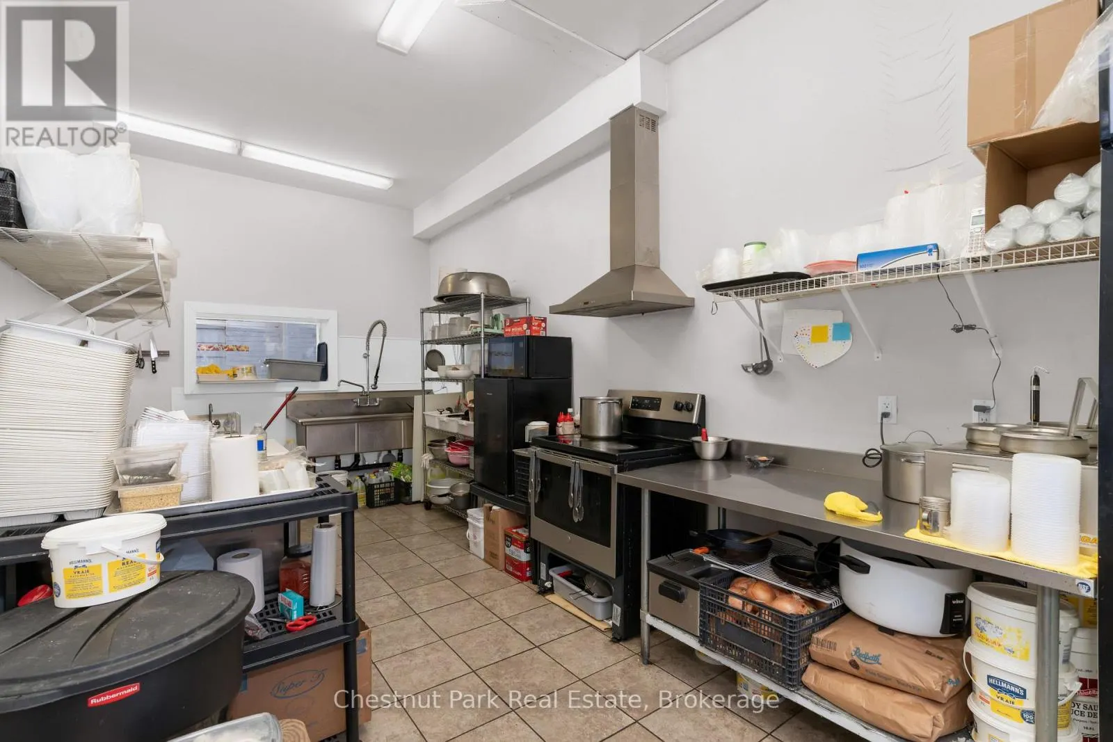 16 TROWBRIDGE STREET W