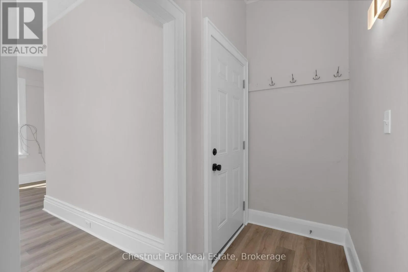 16 TROWBRIDGE STREET W