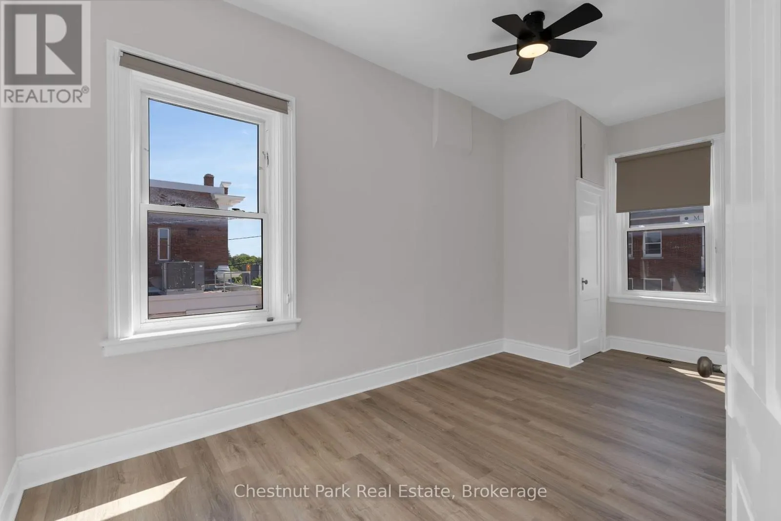 16 TROWBRIDGE STREET W
