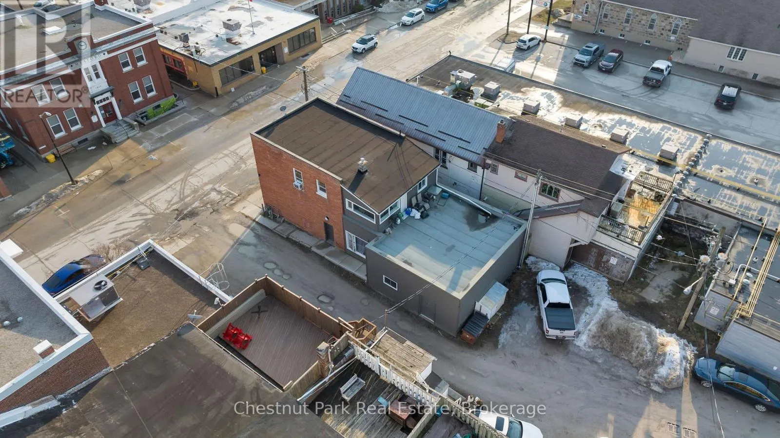 16 TROWBRIDGE STREET W