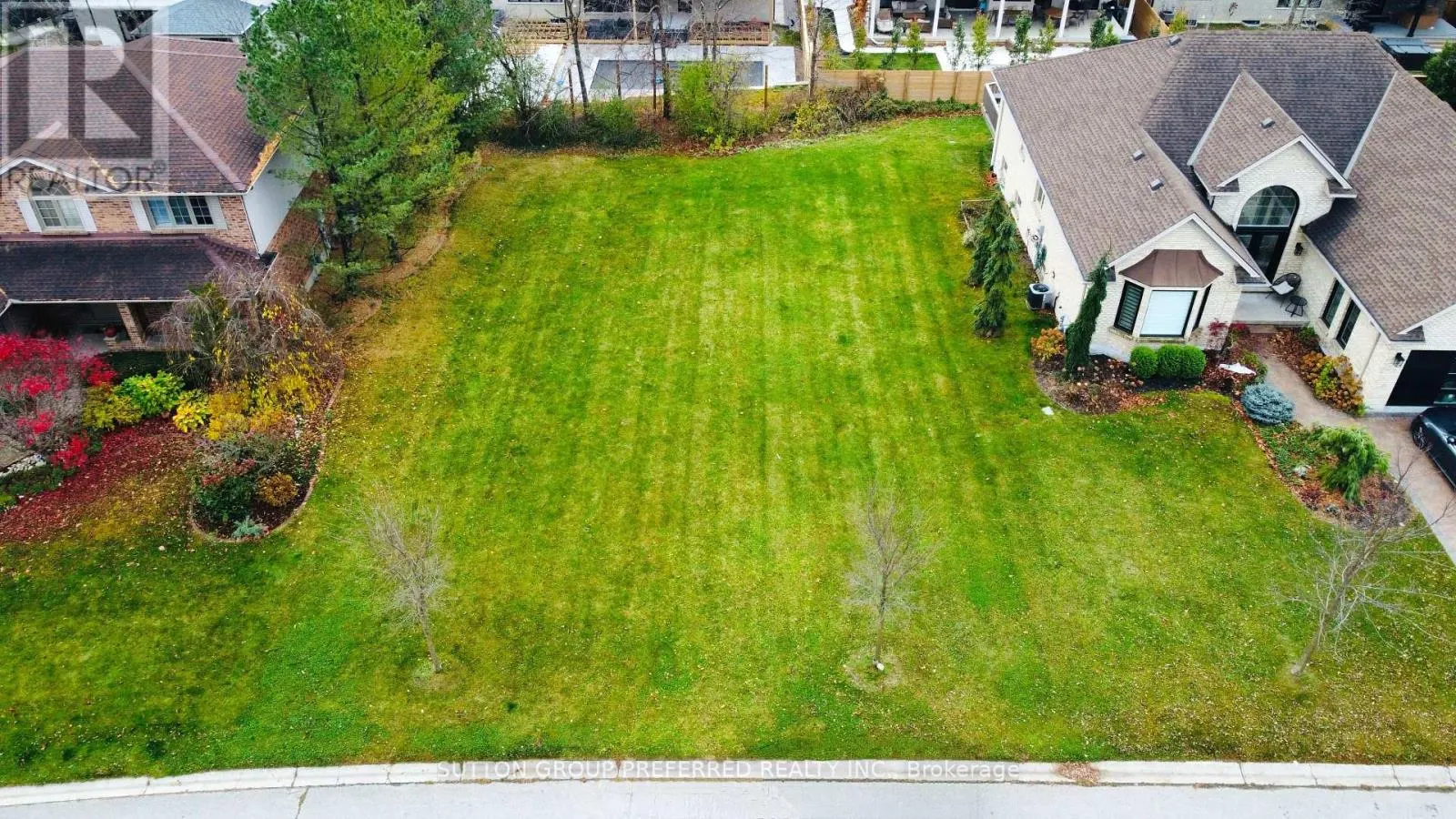 98 LONGVIEW COURT