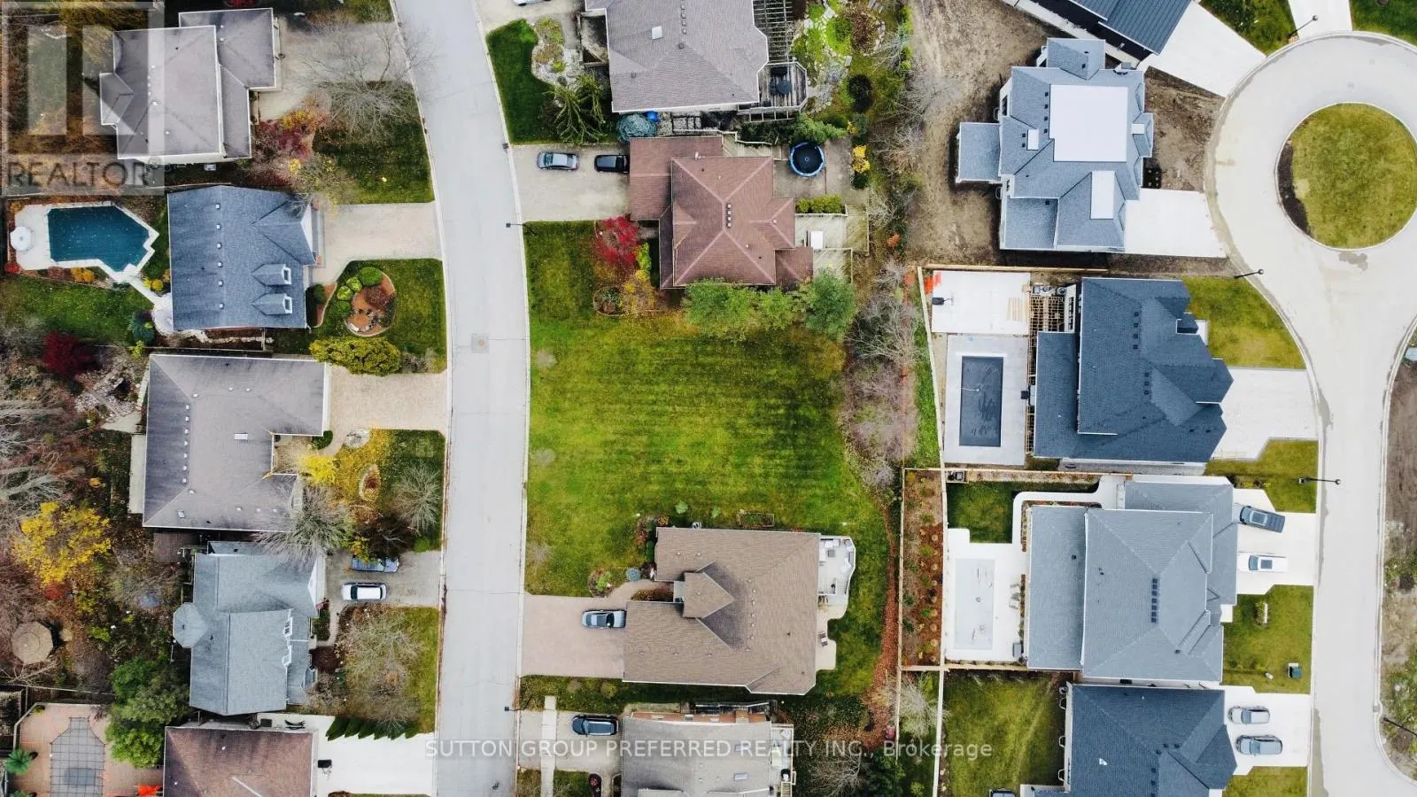98 LONGVIEW COURT