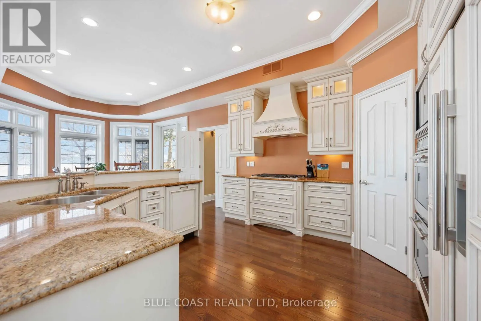 920 LAKESHORE ROAD