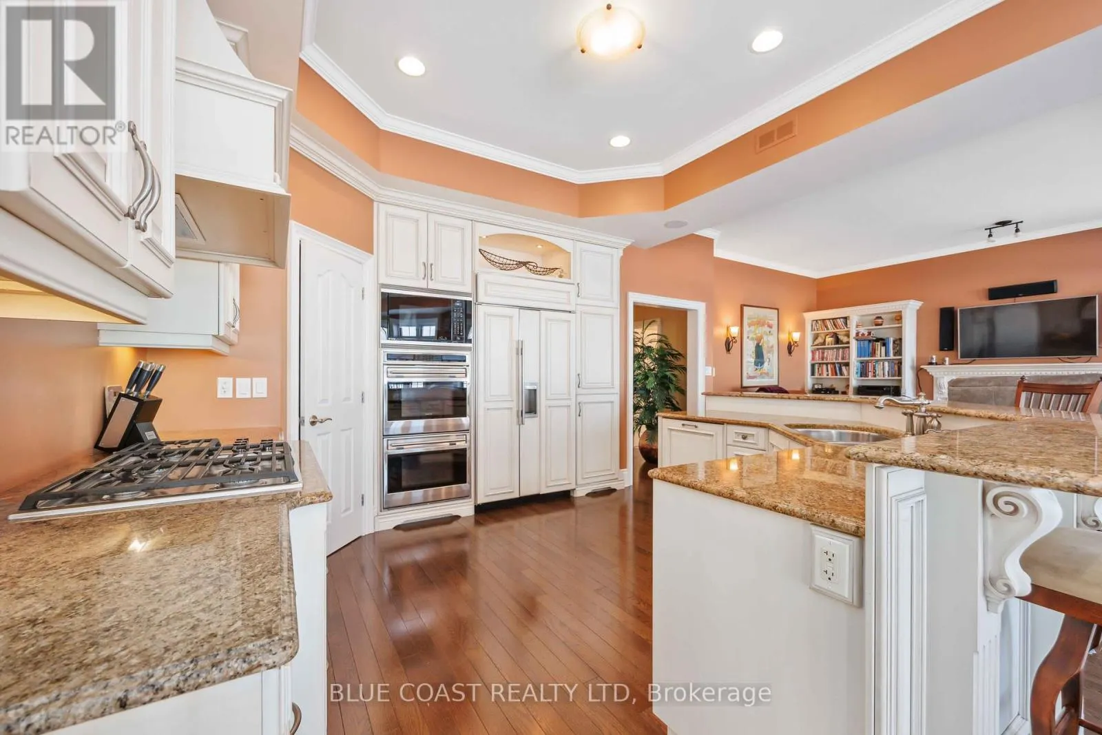 920 LAKESHORE ROAD