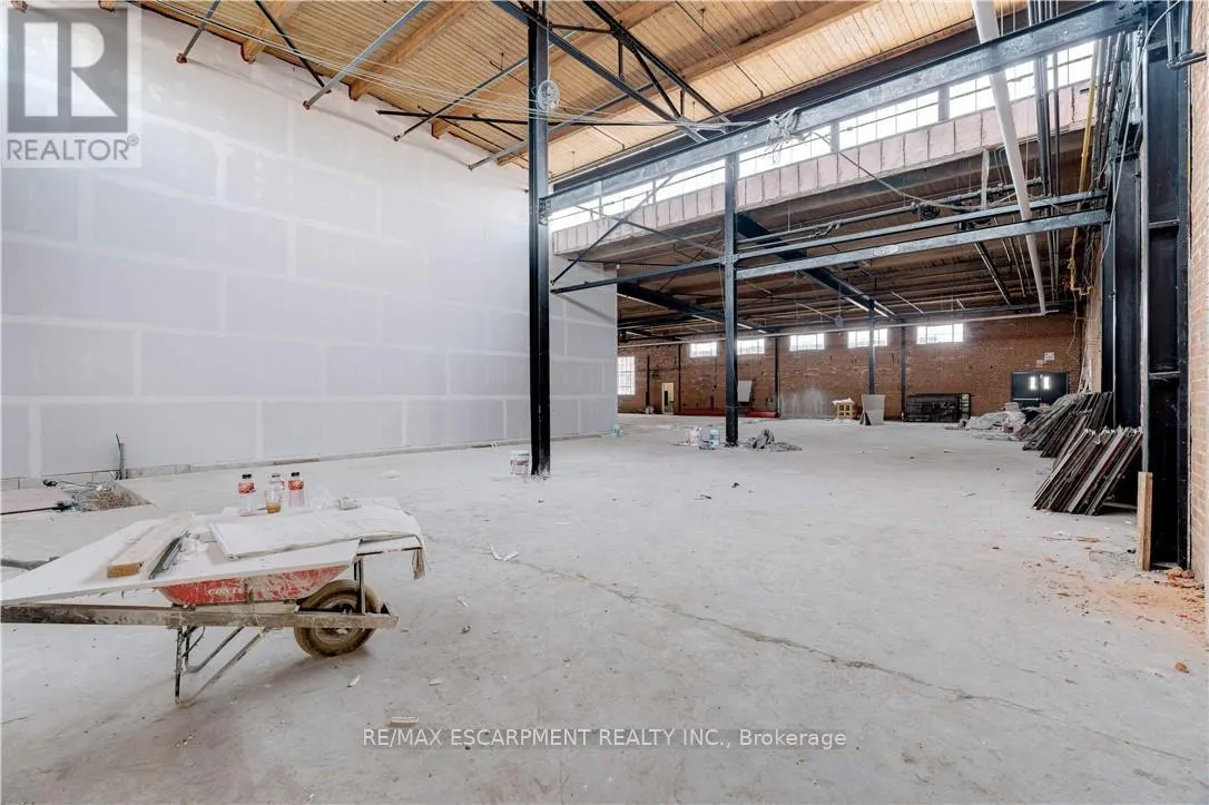 UNIT 8-9 - 111 SHERWOOD DRIVE