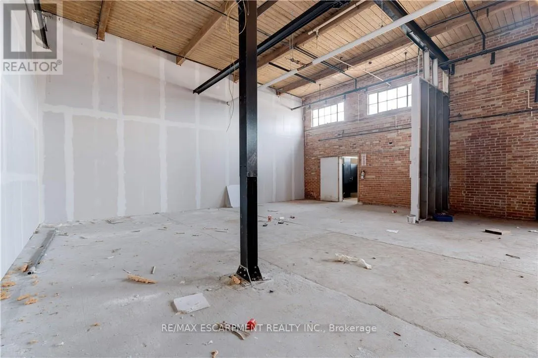 UNIT 8-9 - 111 SHERWOOD DRIVE
