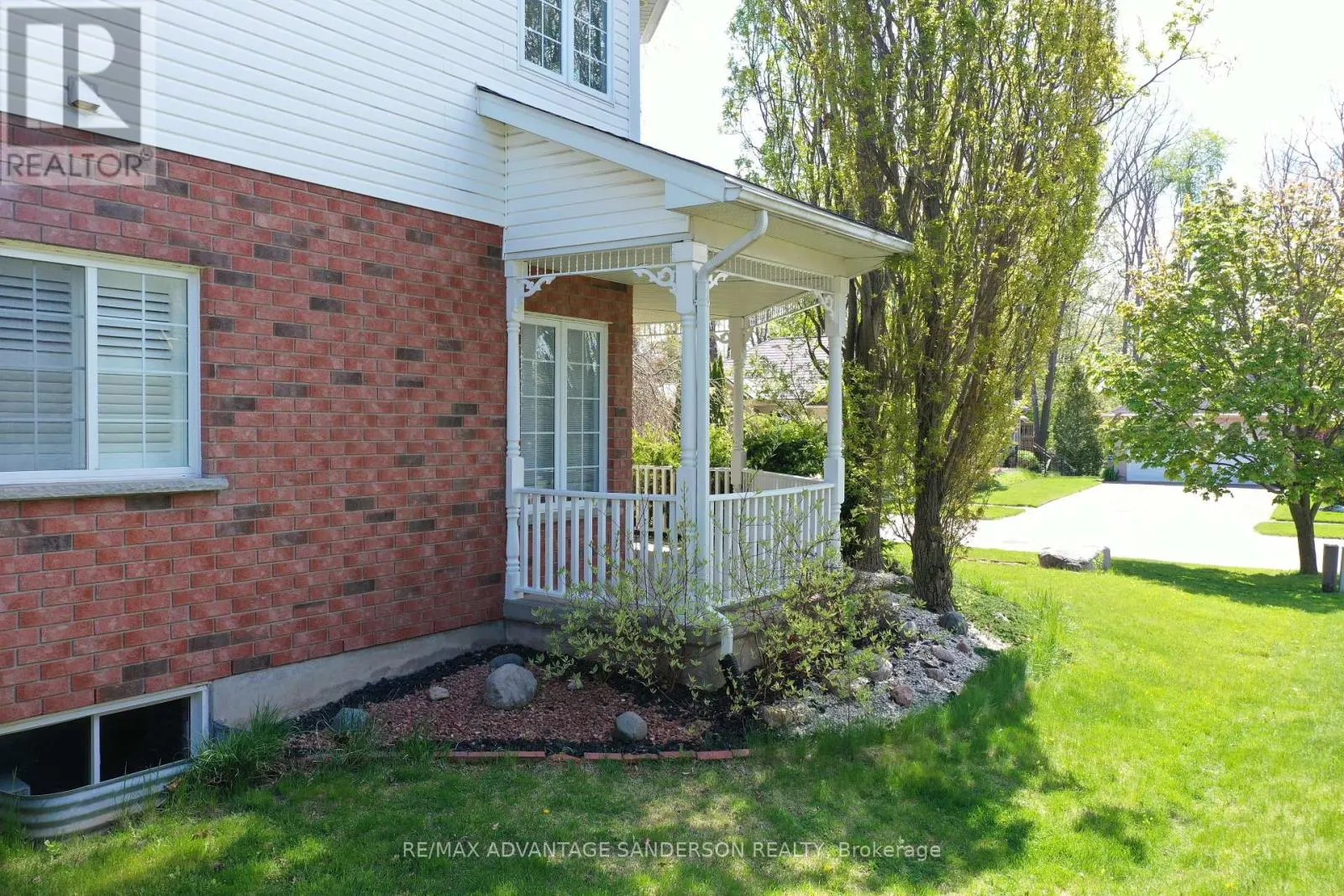 30 BIRCHCREST DRIVE