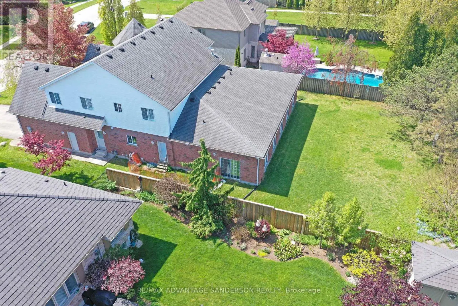 30 BIRCHCREST DRIVE