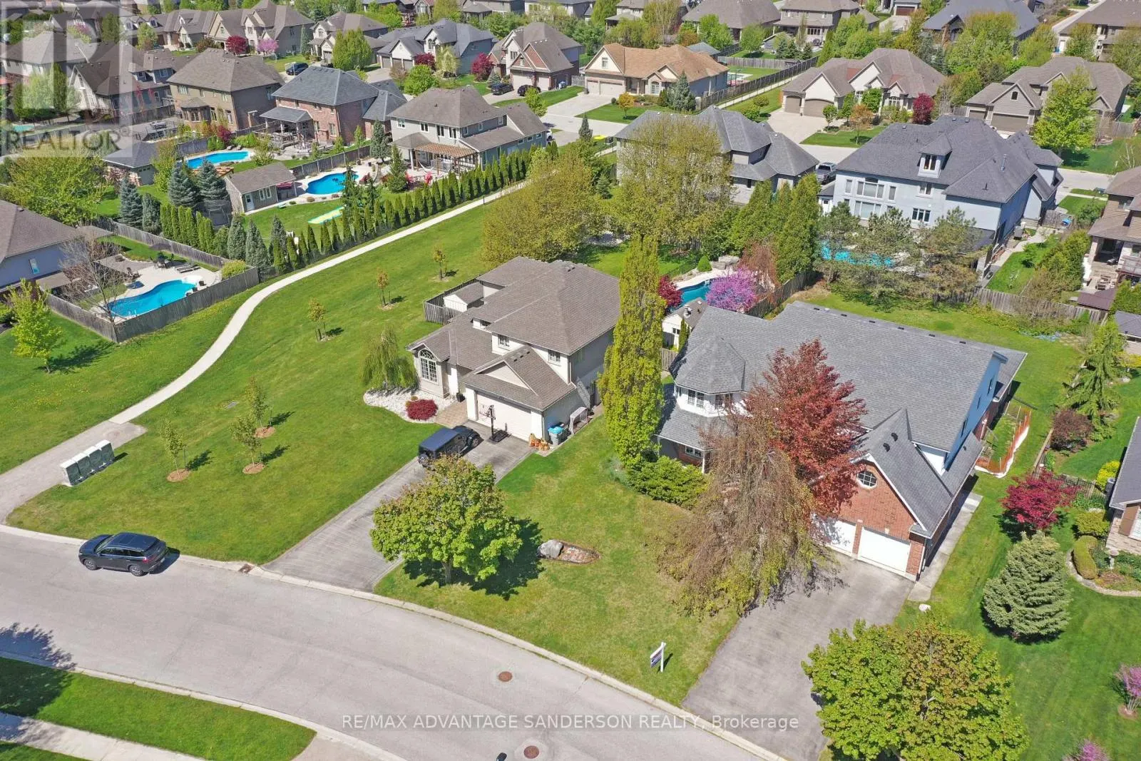 30 BIRCHCREST DRIVE