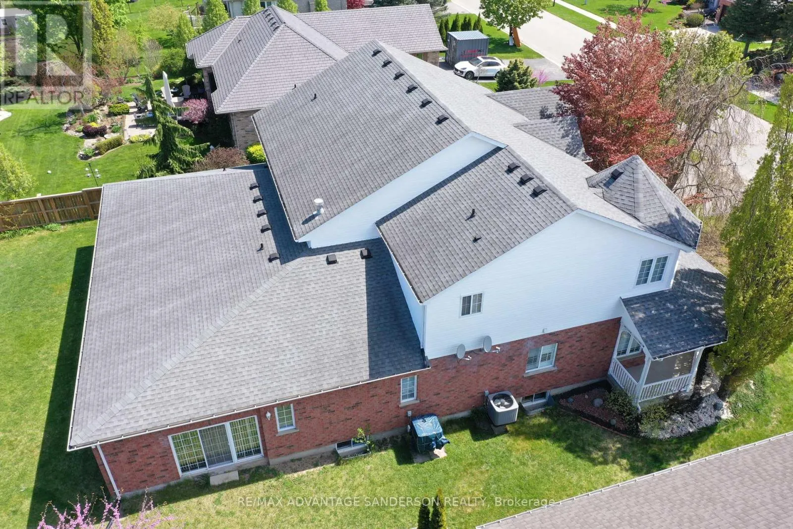 30 BIRCHCREST DRIVE