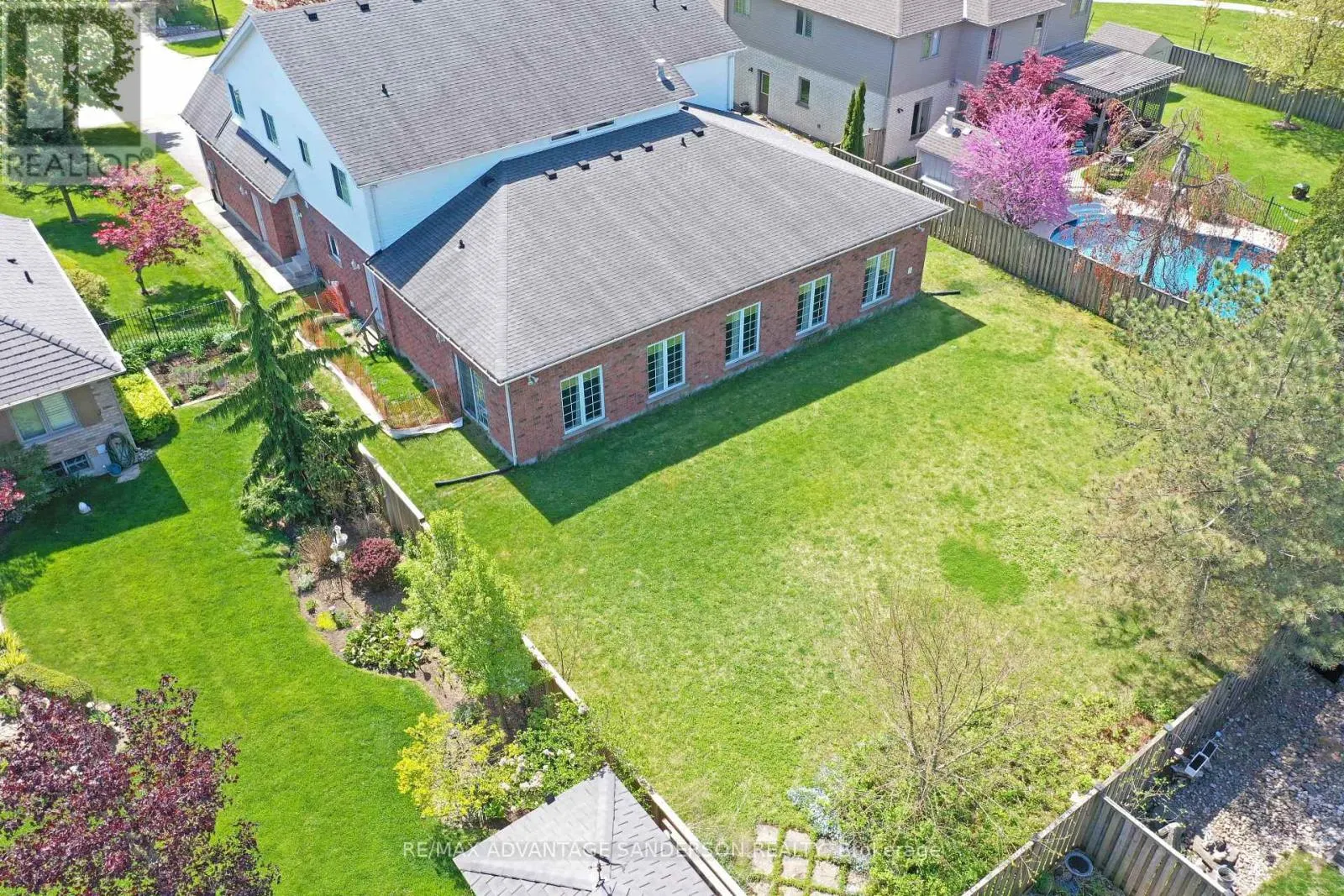 30 BIRCHCREST DRIVE